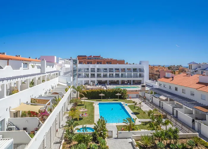 Beach At 350M, Pool, Chillout Patio And Fibre Wifi