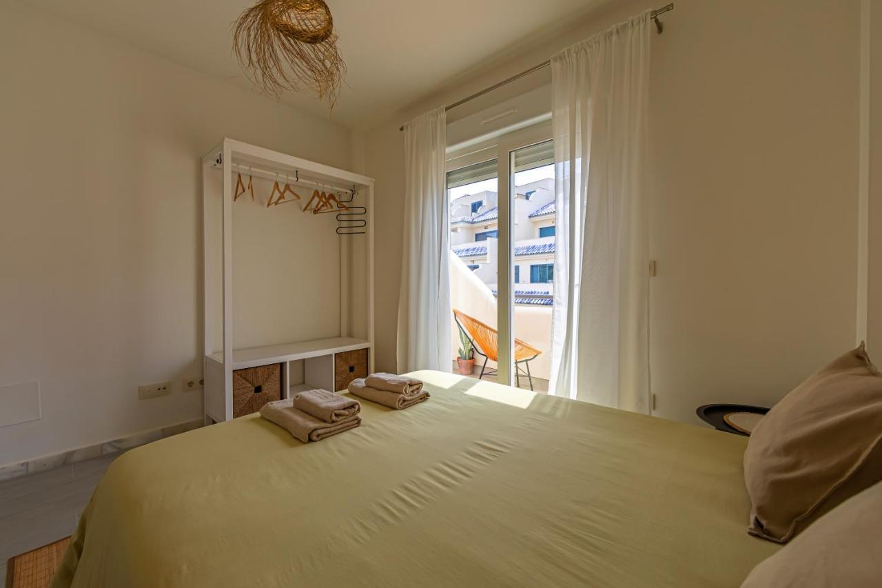 At 350m, Pool, Chillout Patio And Fibre Wifi Tarifa