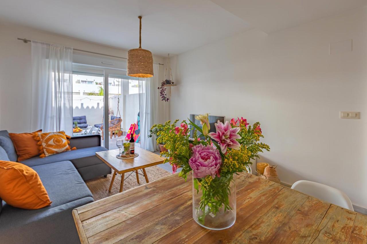 At 350m, Pool, Chillout Patio And Fibre Wifi Appartement *