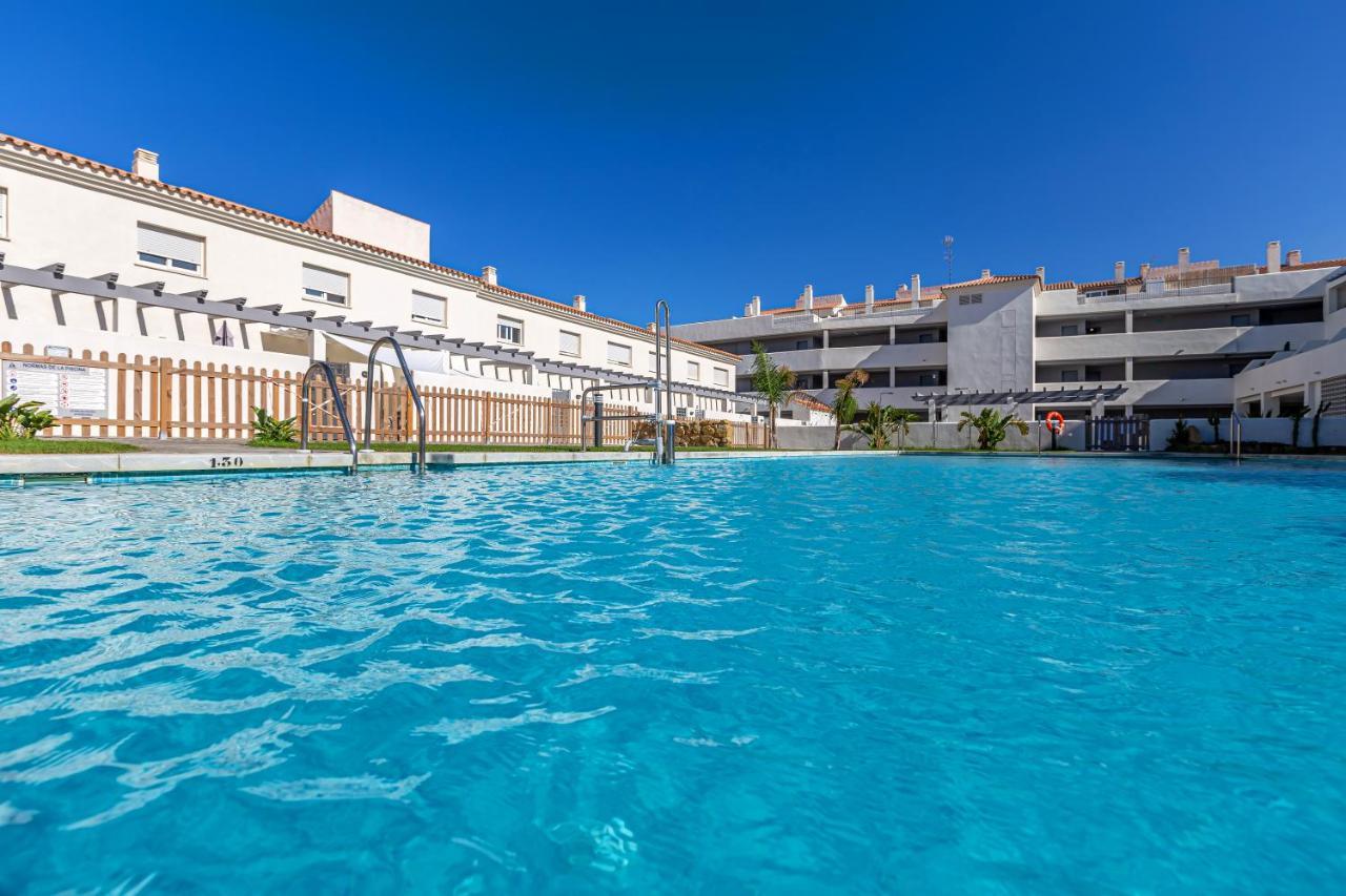 At 350m, Pool, Chillout Patio And Fibre Wifi Appartement