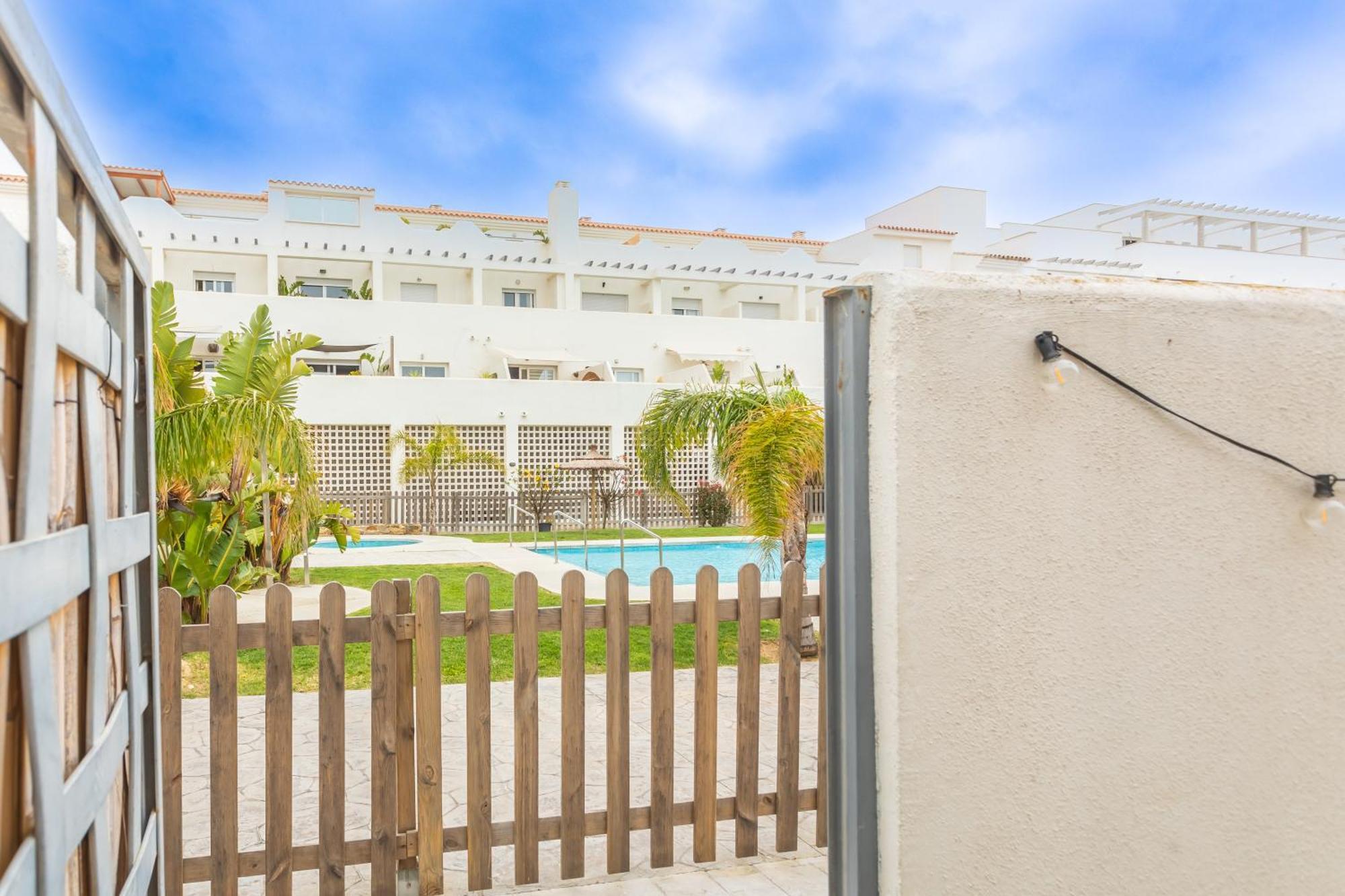 At 350m, Pool, Chillout Patio And Fibre Wifi * Tarifa